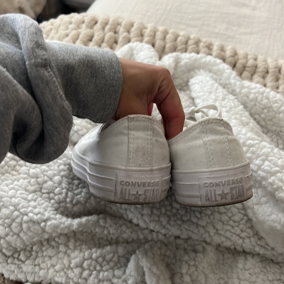 Women’s converse - Picture 3 of 5